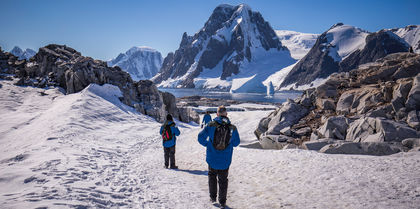 Group tour on ice